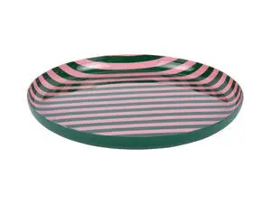 Rund tallerken med grønne og lyserøde striber, ensfarvet grøn kant og retro design.