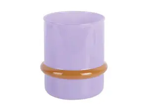 Cylindrisk lysestage i blød lilla med mango-gul ring om midten. Glat og blank overflade.