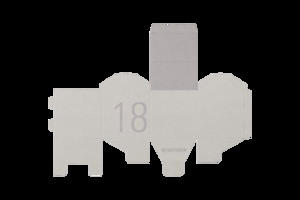 Skabelon til husformet adventsstykke med tallet "18" og foldelinjer til samling.