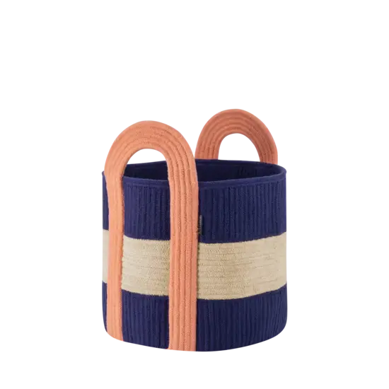 Lille kurv med striber i navy, beige og fersken. To håndtag. Cylindrisk og stilfuld.