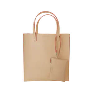 Firkantet terracotta taske med to håndtag, kontrastkanter og en lille lynlåspung fastgjort med rem.