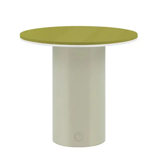 Grøn bordlampe med rund top og lys base. Moderne design med knap nederst på basen.