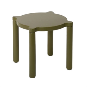 Olivengrøn stabelbar skammel med rundt sæde, let buede kanter og fire cylindriske ben.