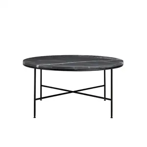 Rundt sofabord med mørk bordplade, lyse åremønstre og tynde sorte metalben. Diameter 80 cm.