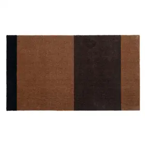 Tica Copenhagen - Smudsmåtte - Stripes Horizon - Cognac/Dark Brown/Black - 67x120 cm
