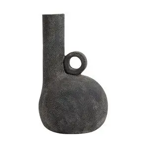 Mørkegrå terracotta vase med rund bund og lang, smal hals.
