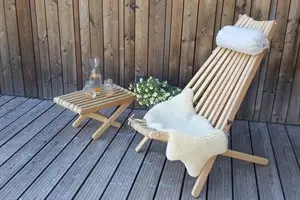 LarixFurn - Lazy stol med pude og bord