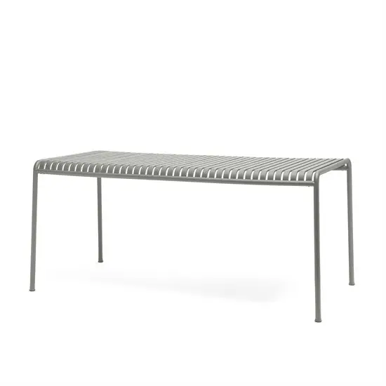 Stor, lysegrå udendørs havebord med minimalistisk design, slattet top og fire lige ben.